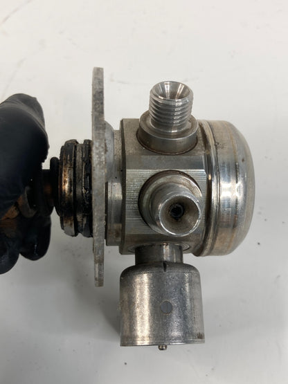 2012 2013 BMW 328i 2013 328i xDrive High Pressure Fuel Pump 1351-7640055 OEM