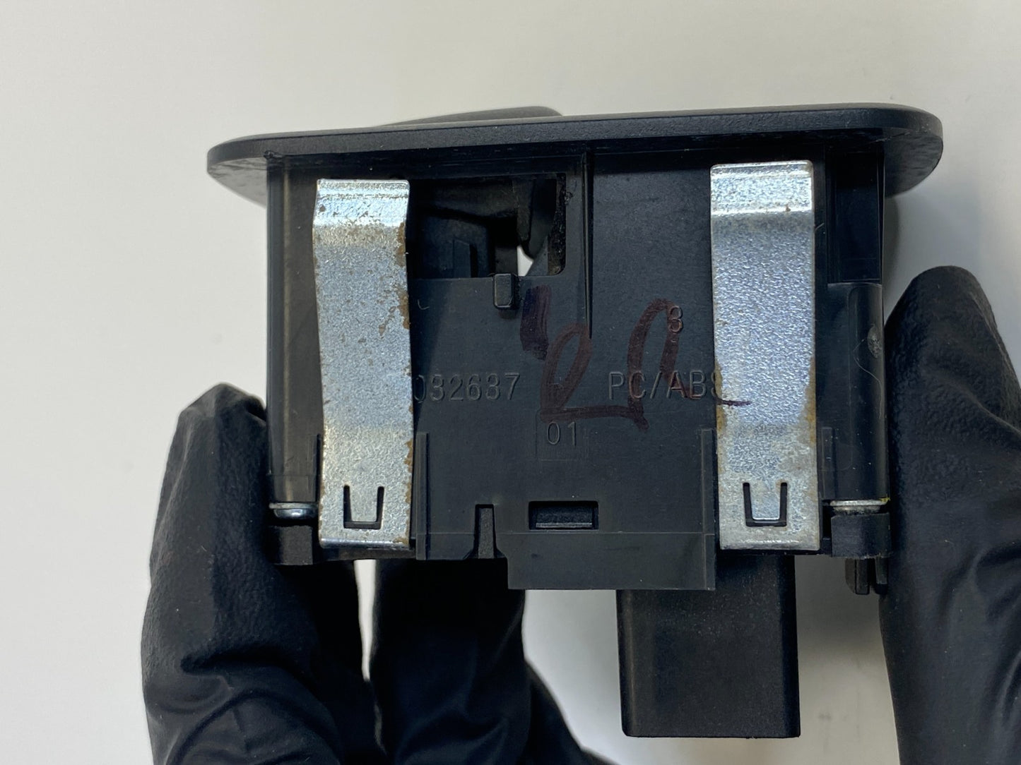 2010 2011 Chrysler Town & Country Rear Right Power Window Switch Assembly OEM