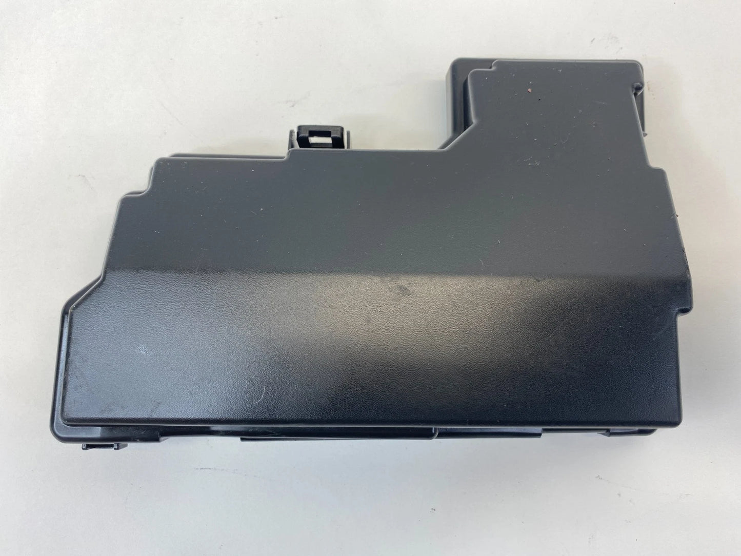 2011 11 NISSAN ROGUE UPPER FUSE BOX RELAY BOX COVER TRIM CAP LID OEM