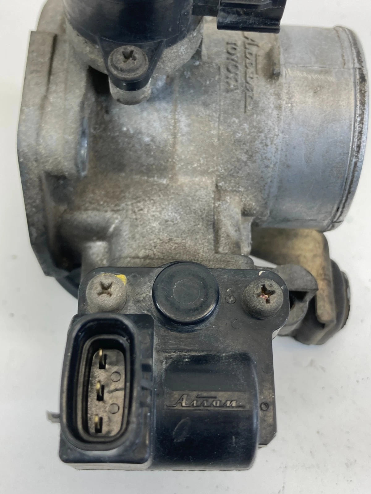 2001-2003 TOYOTA RAV4 2.0L 4CYL AT THROTTLE BODY VALVE ASSEMBLY 22270-28010 OEM