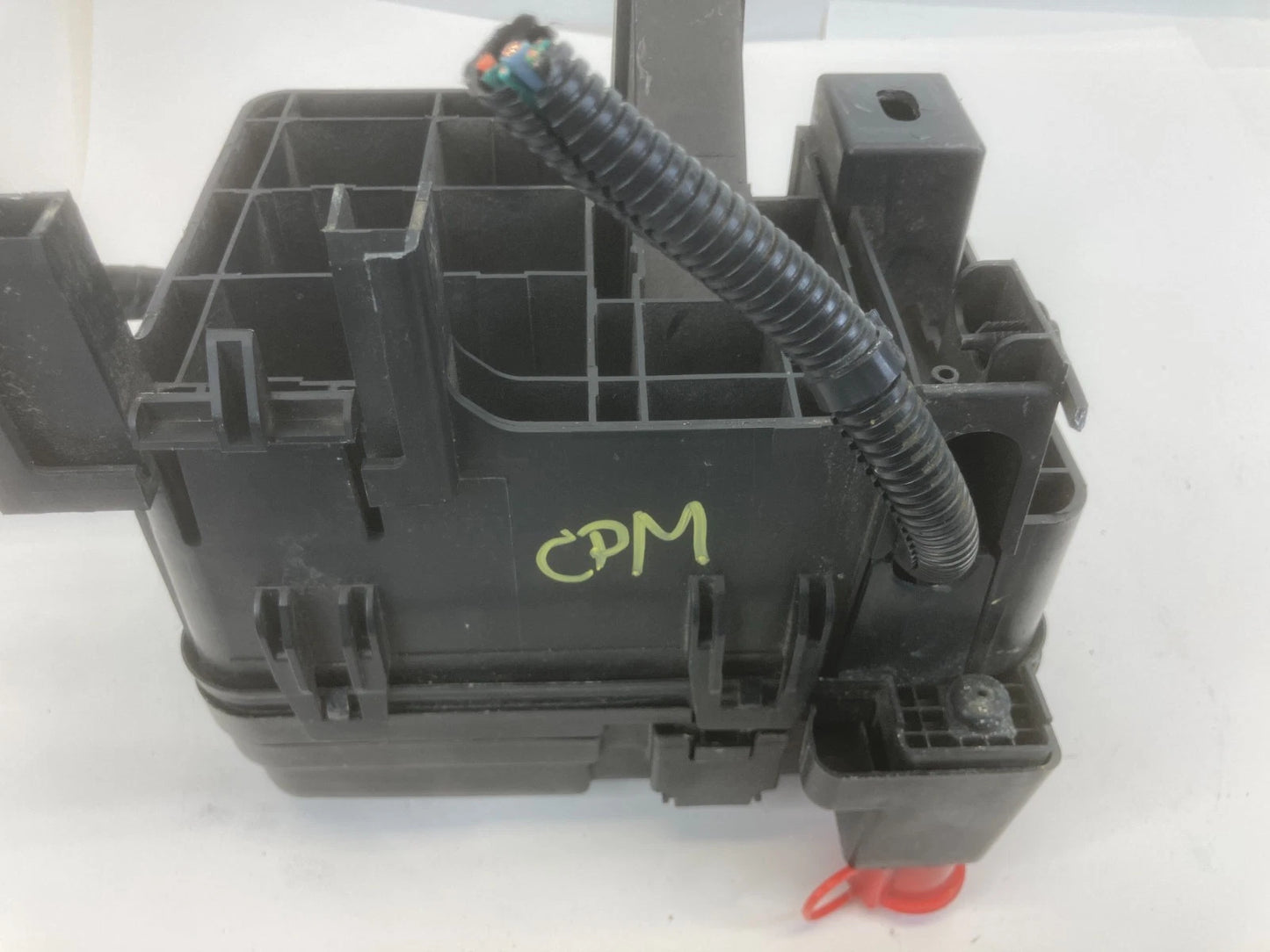 13-16 CHEVROLET EQUINOX 2.4L ENGINE COMPARTMENT FUSE BOX RELAY BLOCK JUNCTION