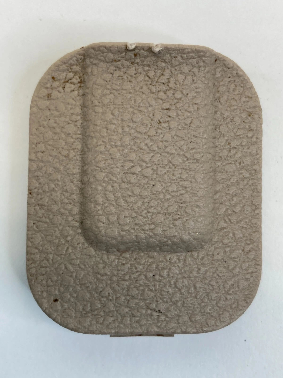 2005-2010 KIA SPORTAGE FRONT RIGHT SIDE SEAT TRACK BOLT COVER 88888-1F000 OEM
