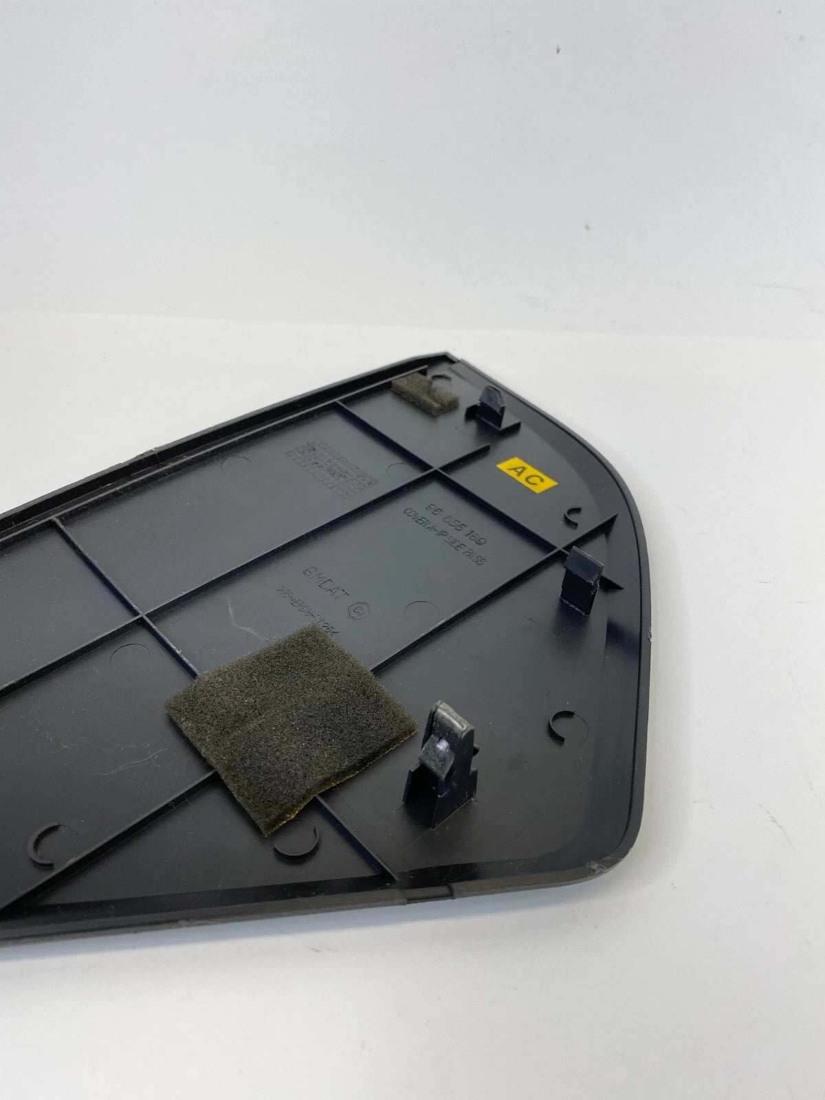 2009-2011 CHEVROLET AVEO DASH RIGHT SIDE END CAP COVER BEZEL TRIM 96655189 OEM