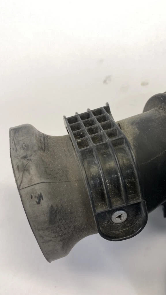 2010-2015 TOYOTA PRIUS 1.8L HYBRID AIR INTAKE RESONATOR BOX UNIT OEM 1775037010