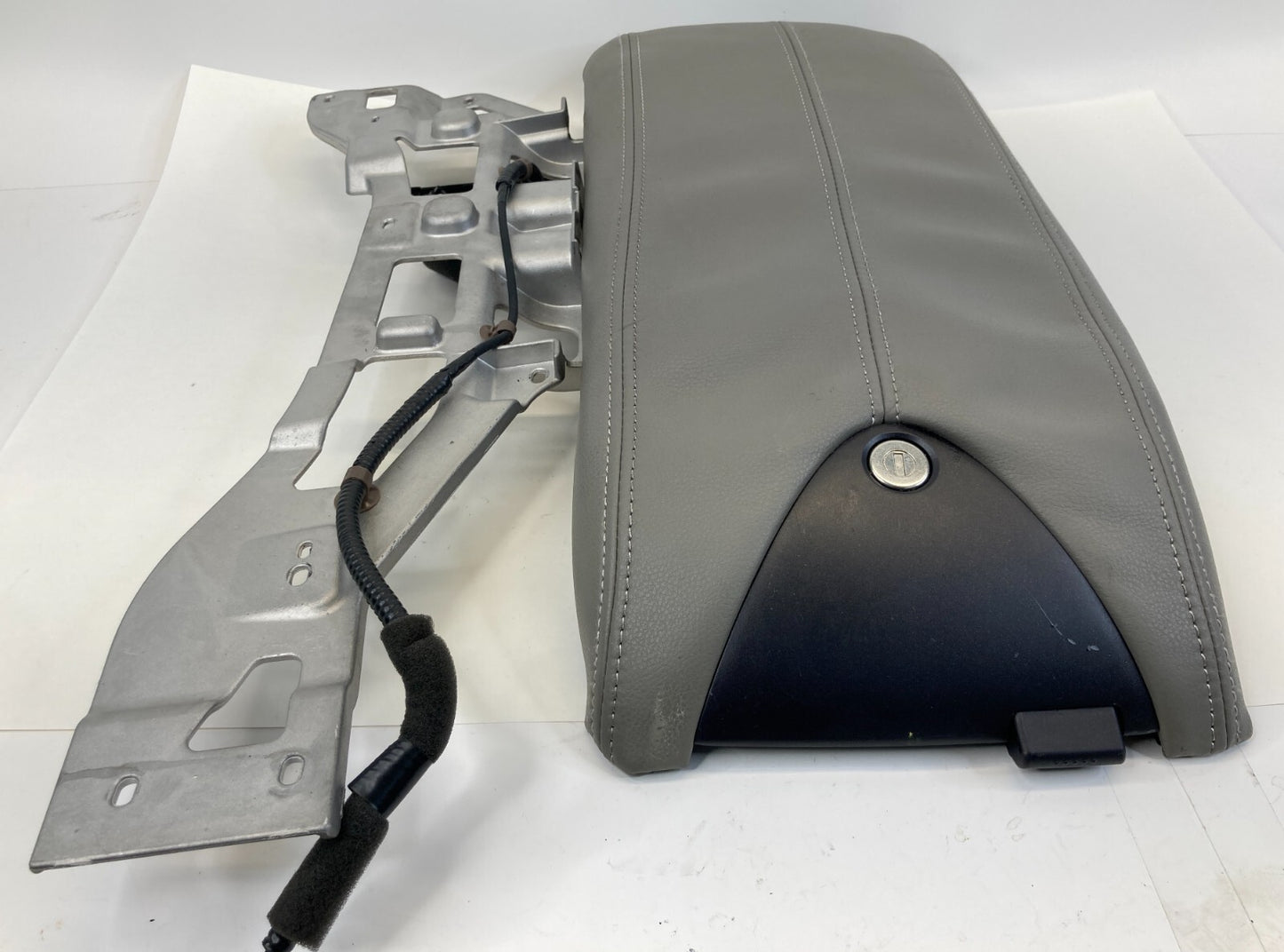 10-12 Acura RDX Center Console Lid Armrest Arm Rest Top Lid Cover W/ Hinge OEM