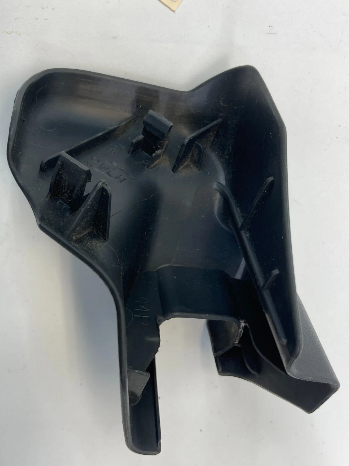 09 10 11 12 13 TOYOTA MATRIX LEFT OUTER SEAT TRACK END COVER TRIM CAP 7213802100