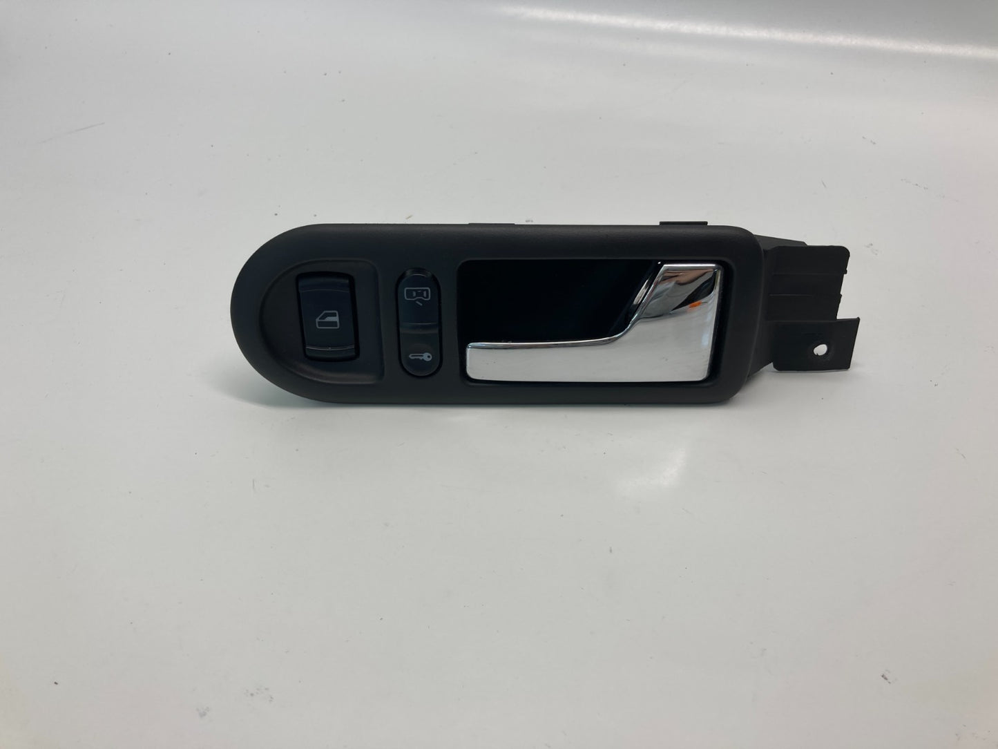 98-05 Volkswagen Passat Front Right Side Inner Door Handle w/ Window Switch