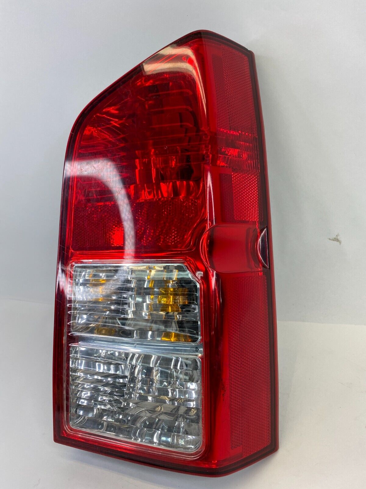 2005-2007 Nissan Pathfinder Right Passenger Side Tail Light Taillight Lamp OEM