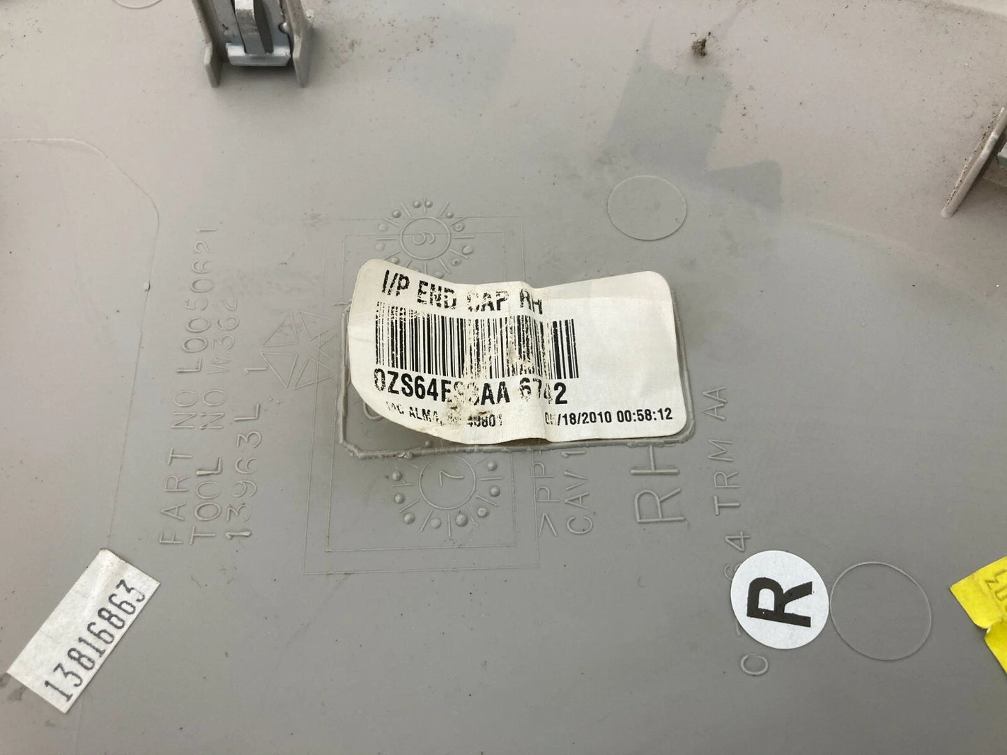 08-10 CHRYSLER TOWN & COUNTRY RIGHT PASSENGER END CAP DASH COVER ZS64ES3AA OEM