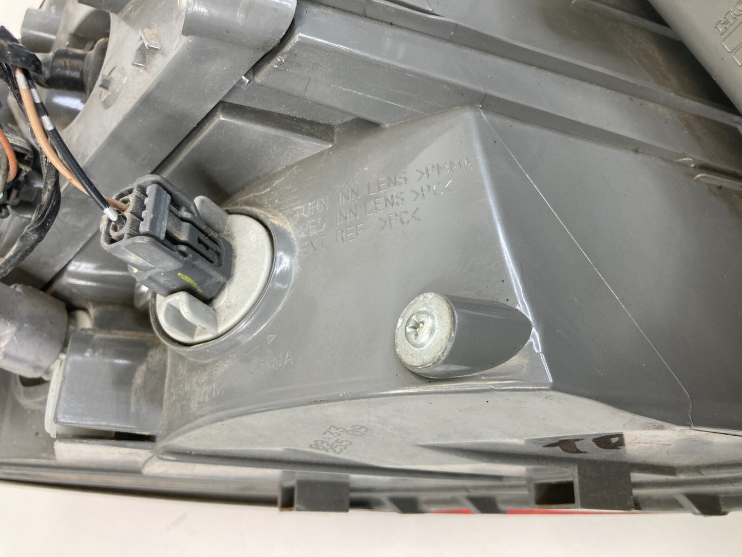 2007-2009 Acura MDX Rear Right Passenger Side Outer Taillight Tail Lamp Assy OEM