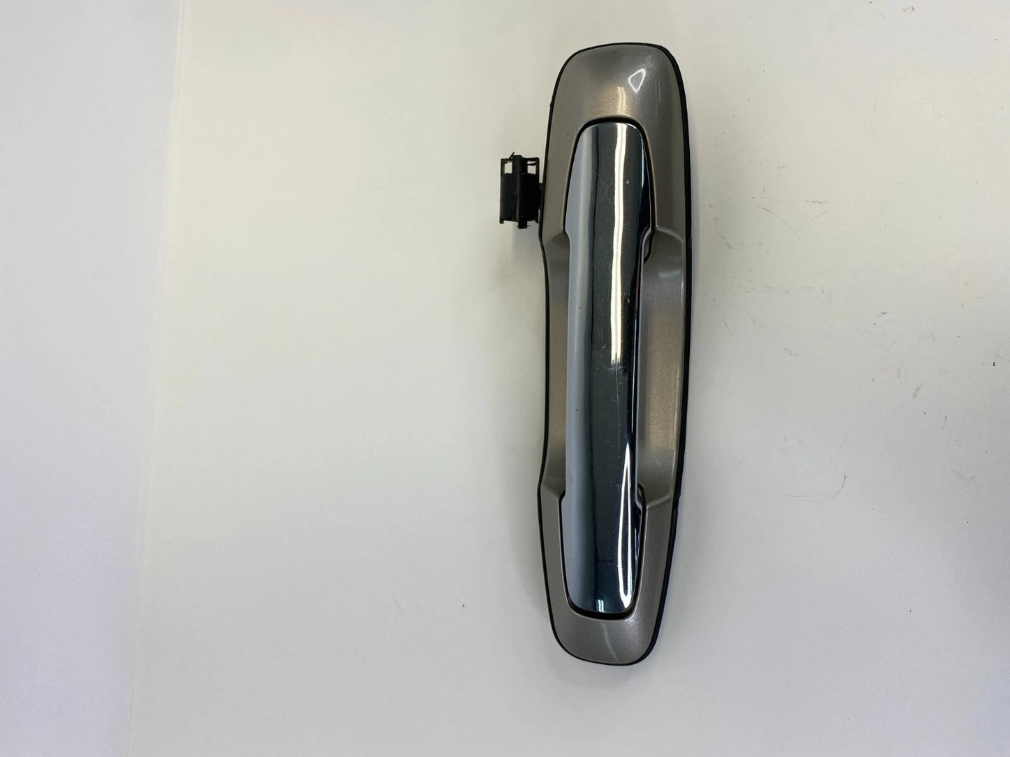 2003-2006 SUZUKI XL-7 REAR LEFT SIDE EXTERIOR DOOR HANDLE 82820-65D10 OEM