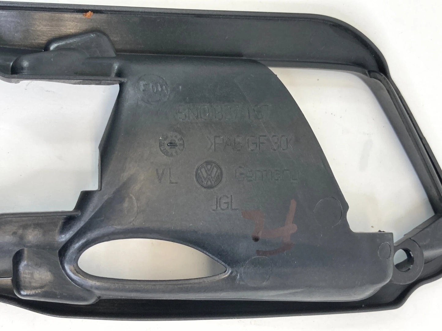 2009-2017 VOLKSWAGEN TIGUAN FRONT LEFT INTERIOR DOOR HANDLE COVER TRIM 5N0837197