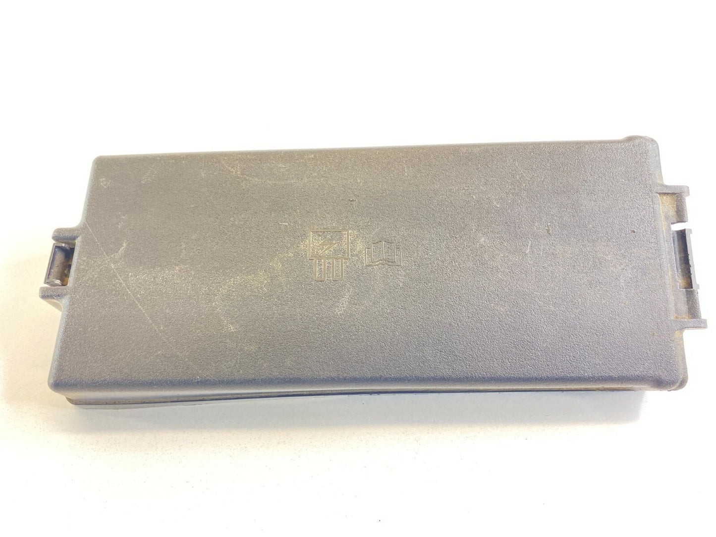 2005-2007 FORD FIVE HUNDRED ENGINE FUSE RELAY BOX FUSEBOX COVER LID TRIM OEM