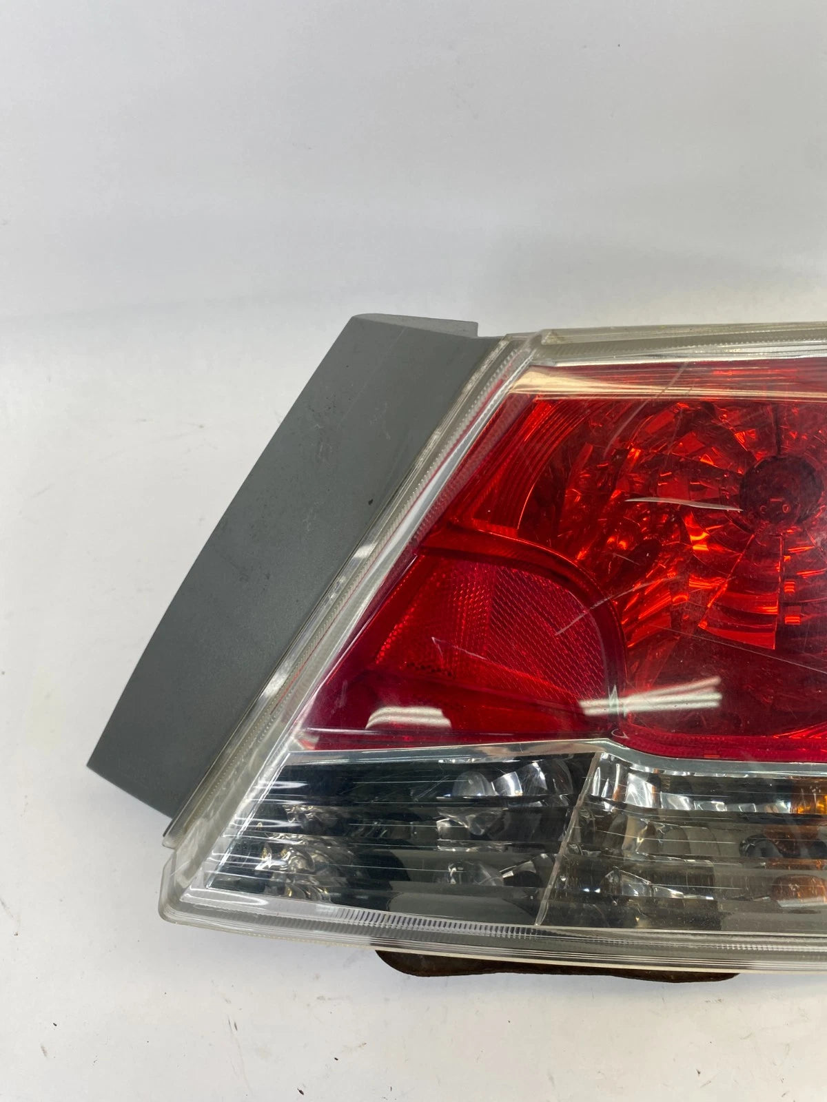 2008-2012 HONDA ACCORD SEDAN RIGHT PASSENGER TAIL LIGHT TAILLIGHT TAIL LAMP