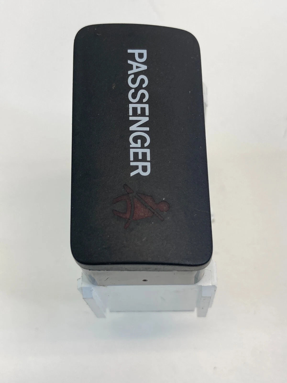 2003 2004 TOYOTA COROLLA DASH SEAT BELT SWITCH INDICATOR LIGHT 489104 2 PINS