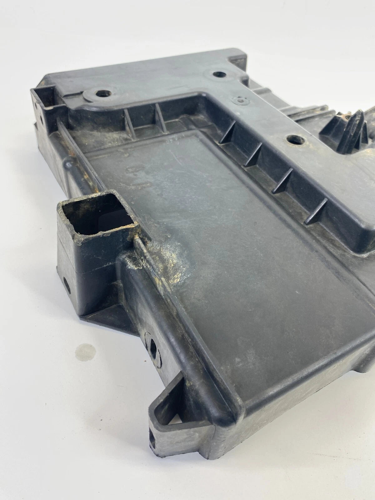 2009-2019 FORD FLEX LOWER BATTERY HOLDER HOLD DOWN TRAY PLASTIC 8G13-10723-AL