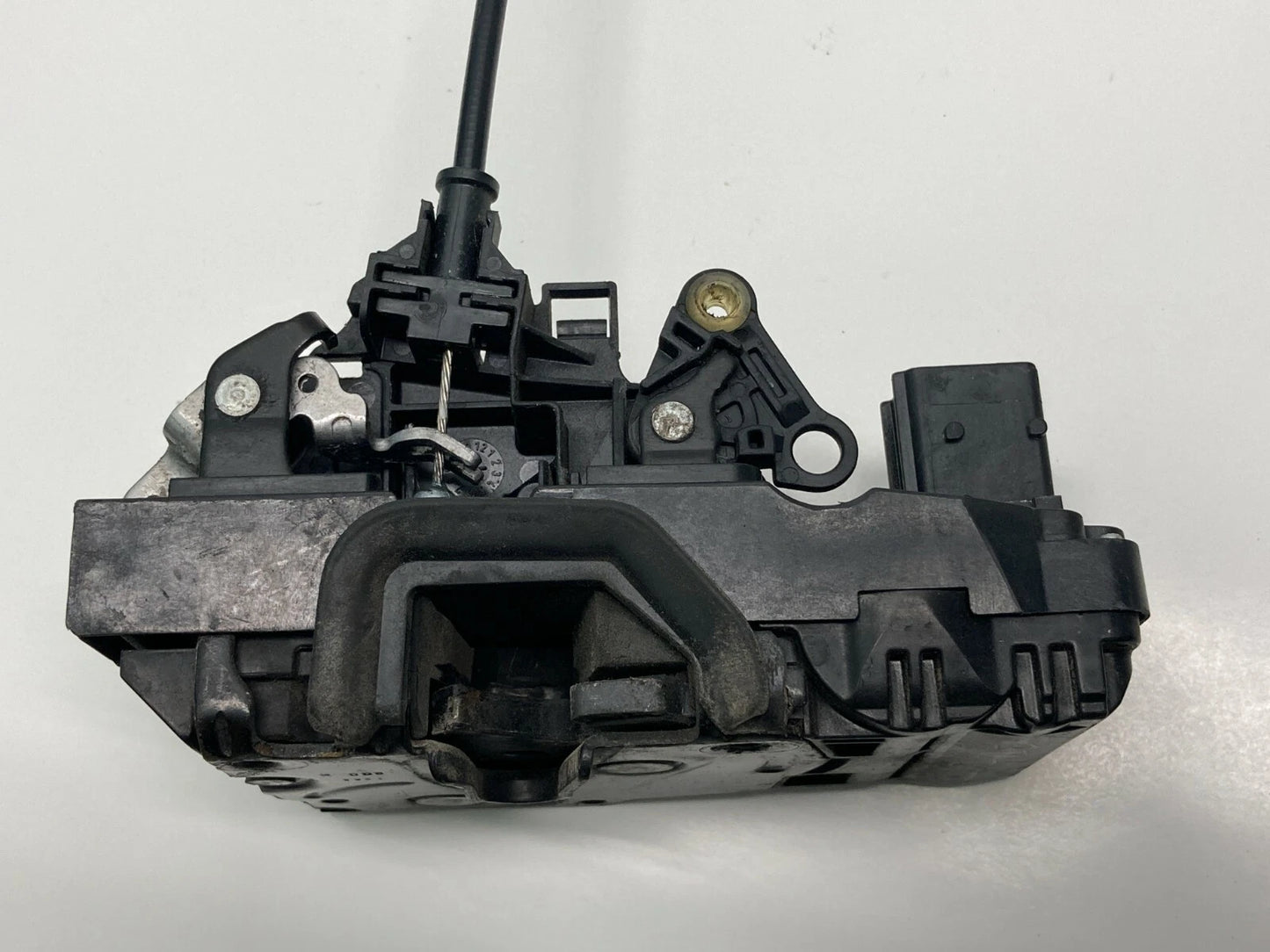 07-09 SATURN AURA FRONT RIGHT SIDE DOOR LOCK LATCH RELEASE ACTUATOR 25810515 OEM