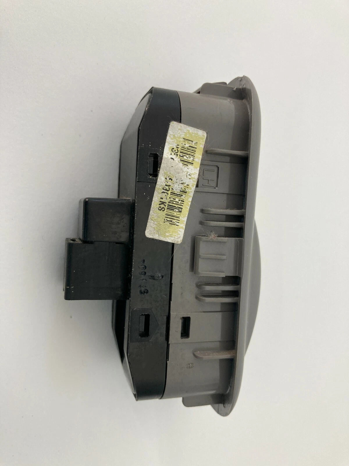 2007 2008 HYUNDAI ENTOURAGE REAR WINDOW CONTROL SWITCH BUTTON 202006138 OEM
