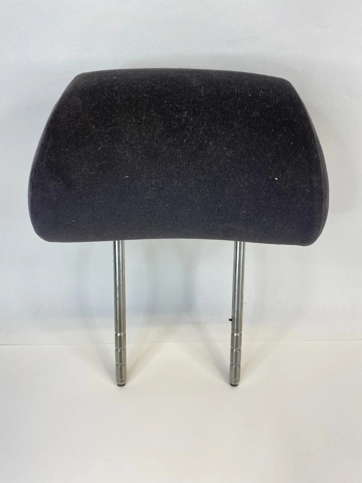 2001-2003 VOLKSWAGEN PASSAT WAGON FRONT RIGHT PASSENGER SEAT HEADREST HEAD REST