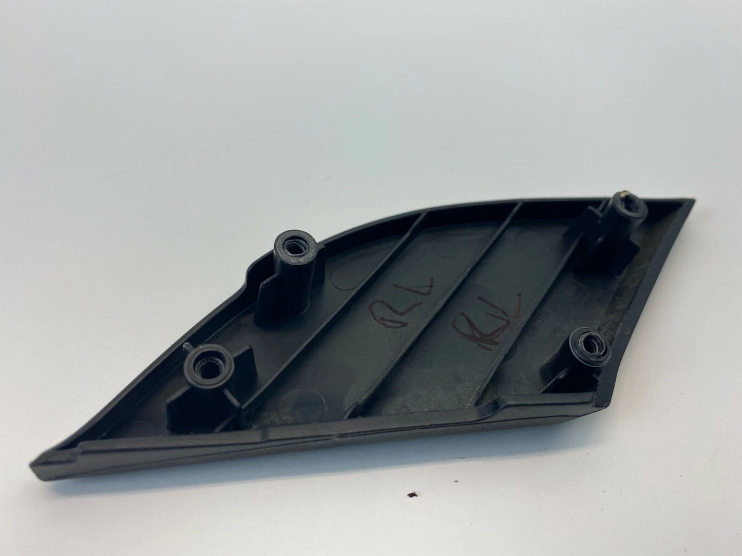 2008-2010 SATURN VUE REAR LEFT DOOR TWEETER SPEAKER GRILLE COVER OEM 96627975