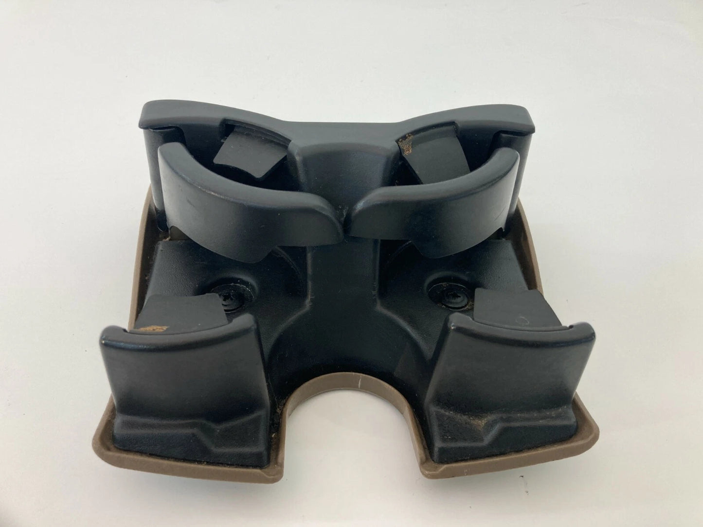2004 04 ISUZU ASCENDER 02-09 CHEVY TRAILBLAZER REAR CENTER CONSOLE CUP HOLDER