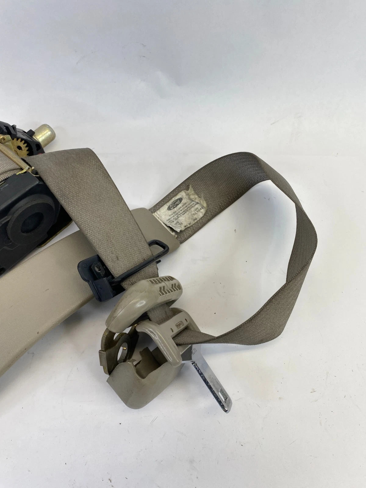 2003 2004 LINCOLN TOWN CAR FRONT LEFT DRIVER SEAT BELT RETRACTOR ASSEMBLY OEM