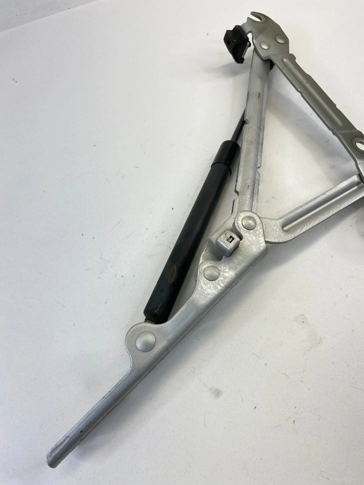 1999-2006 VOLVO S80 REAR TRUNK LID TAILGATE LEFT SIDE LIFT SUPPORT HINGE STRUT