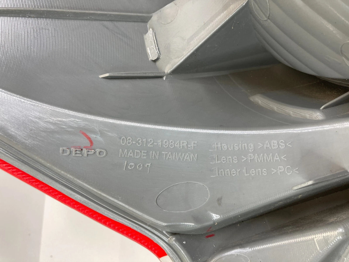 07-09 TOYOTA TUNDRA DOUBLE CAB REAR RIGHT TAIL LIGHT LAMP TAIL LIGHT AFTERMARKET