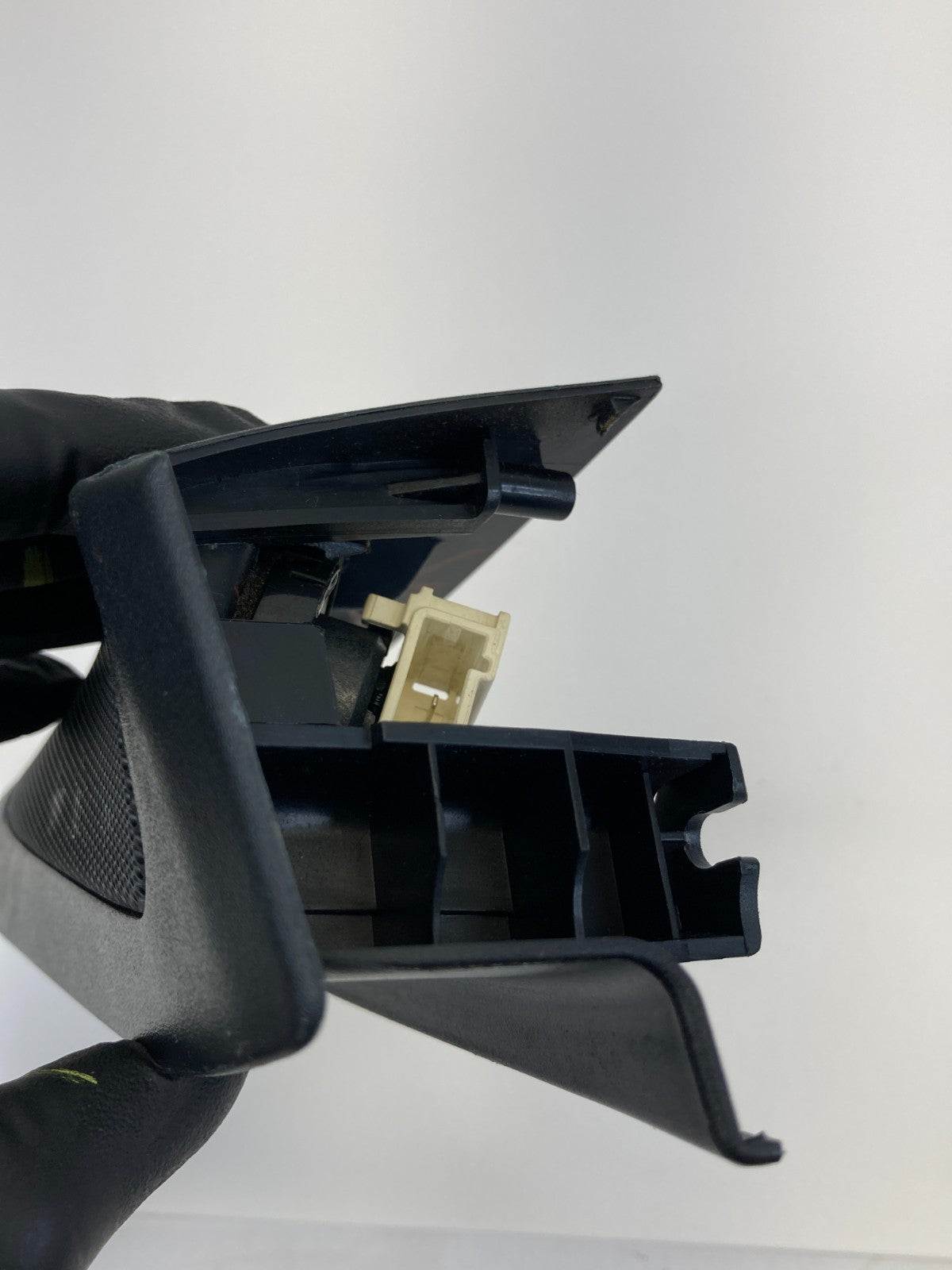 2004-2009 Toyota Prius Right Side Door Tweeter Speaker w/ Cover 67491-47020 OEM