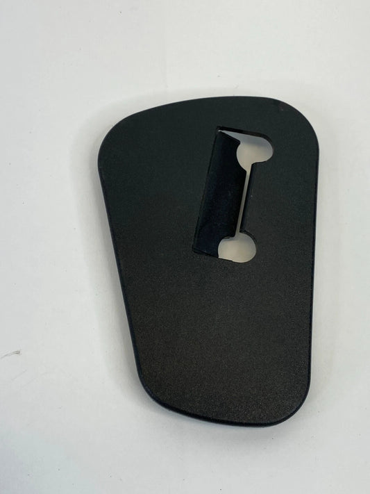 2004-2010 BMW X3 REAR RIGHT SIDE TRUNK SEAT CATCH COVER TRIM BEZEL 8262250 OEM