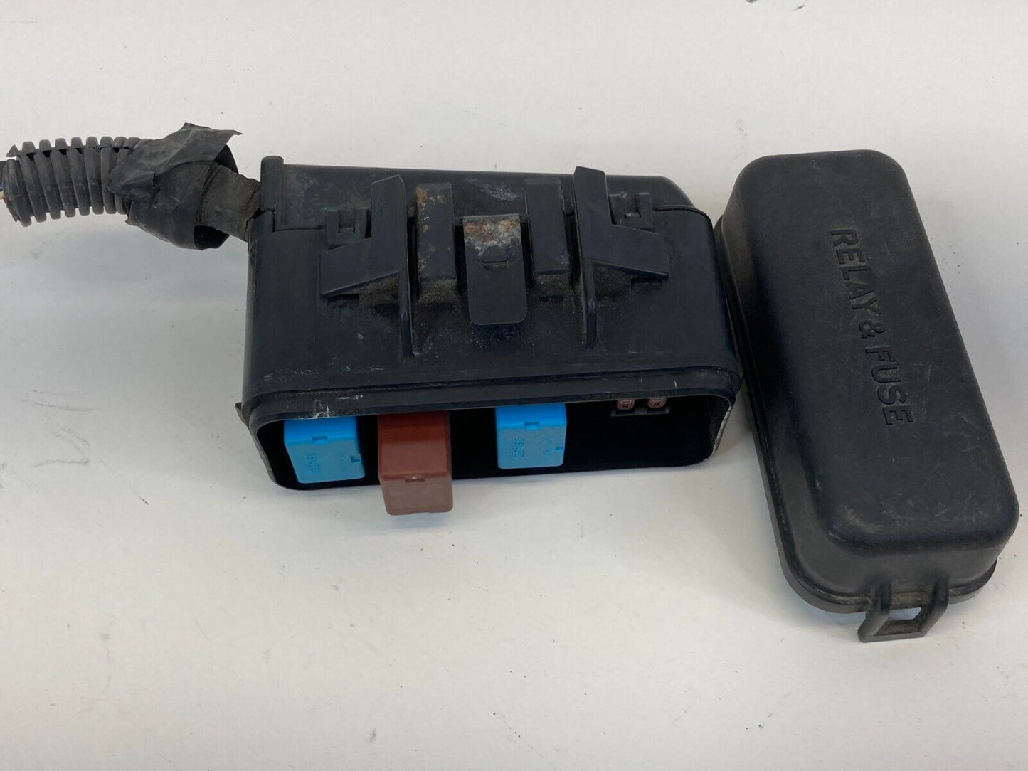 2003-2005 Toyota Celica 1.8L L4 Fuse Box Relay Switch Wire Panel OEM