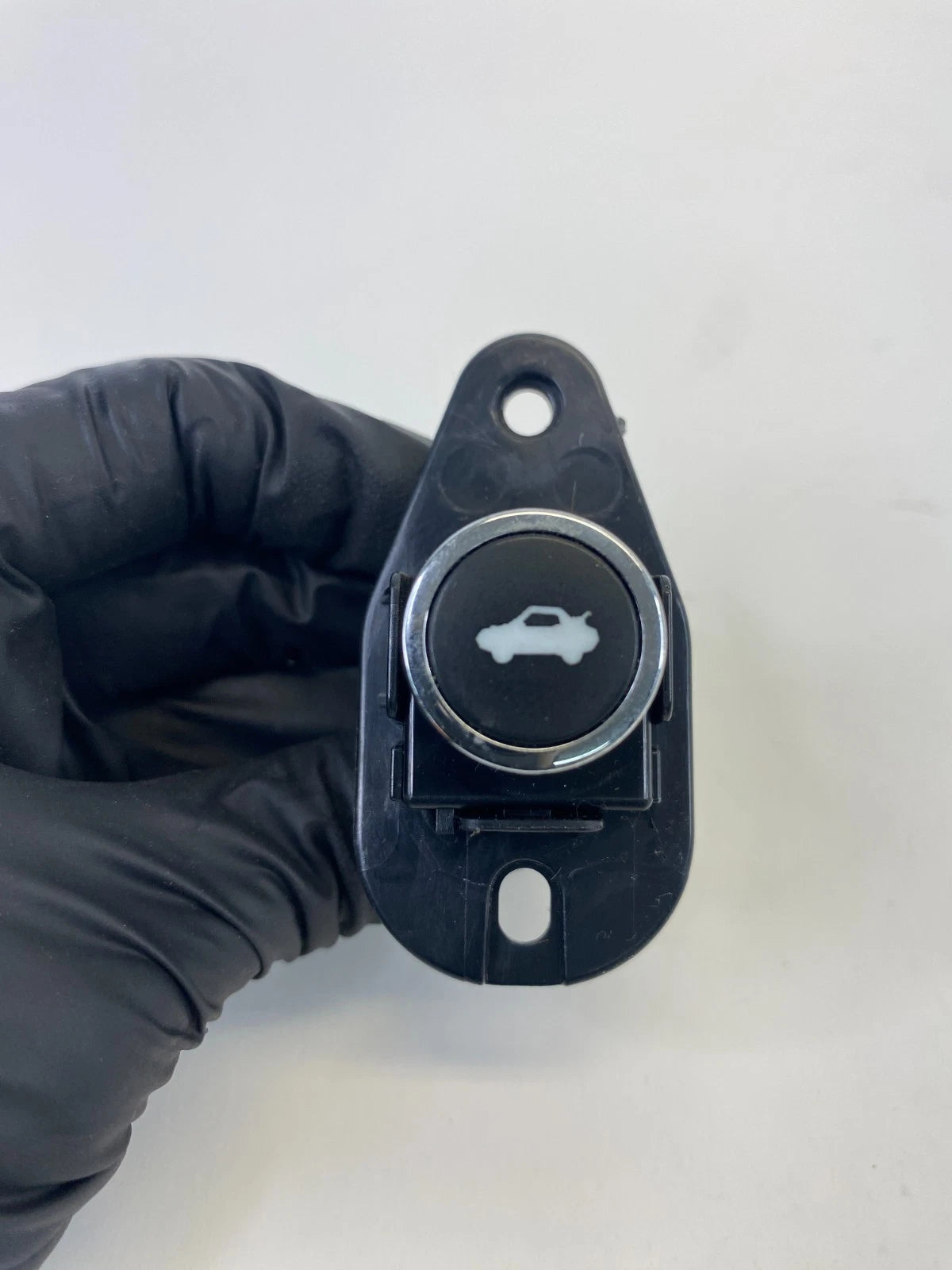 2015-2017 Chrysler 200 Rear Trunk Deck Lid Release Open Control Switch 68141864A