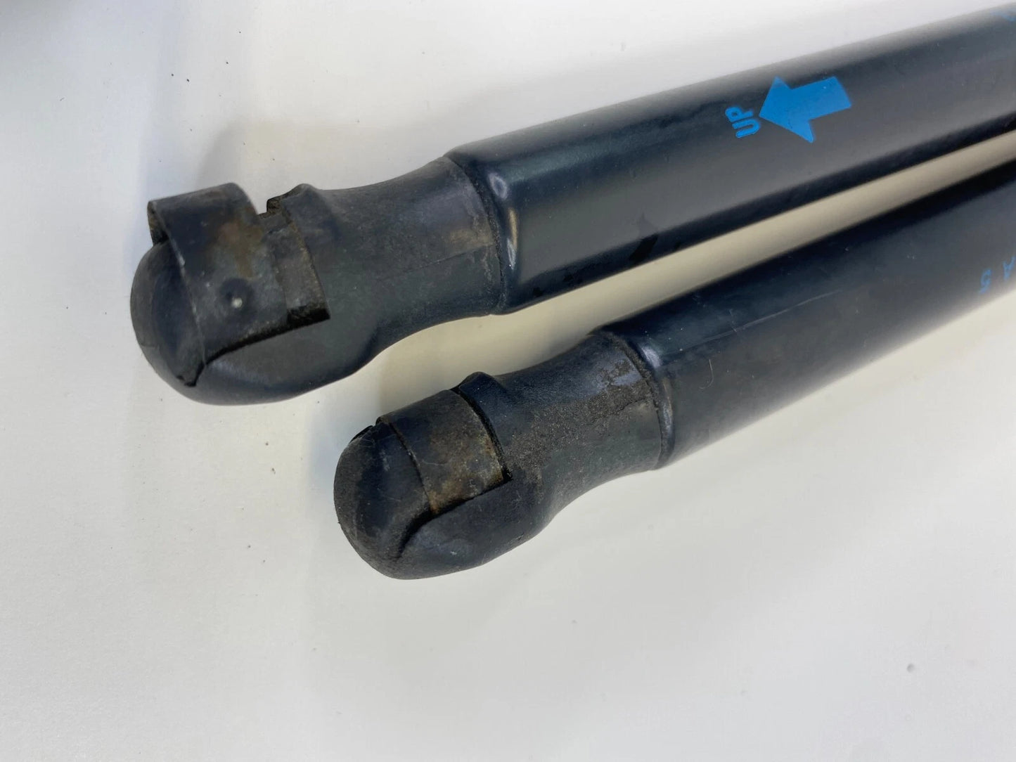 2010-2014 SUBARU LEGACY REAR LIFTGATE SHOCK STRUT SUPPORT SET PAIR 57522AJ00A