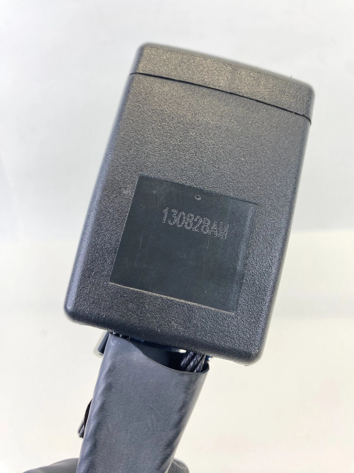 2013-2019 CADILLAC ATS FRONT LEFT DRIVER SIDE SEAT BELT BUCKLE END ASSY OEM