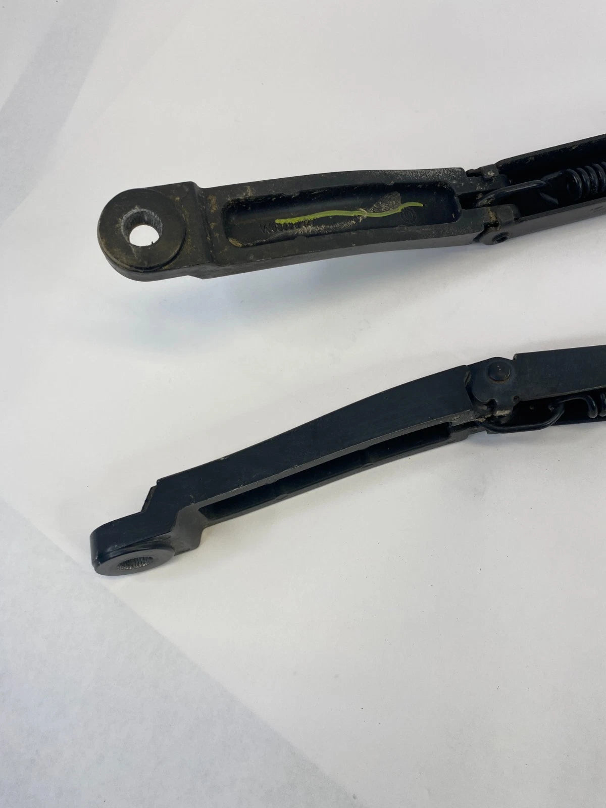 2011-2015 FORD EXPLORER FRONT WINDSHIELD WIPER ARMS PAIR LH RH BB5317C495AD OEM