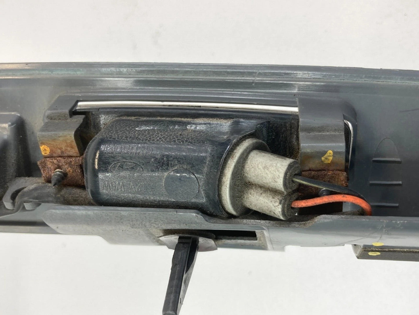 11-14 HYUNDAI SONATA SEDAN REAR TRUNK HATCH HANDLE HOUSING W/ LICENSE LIGHT OEM