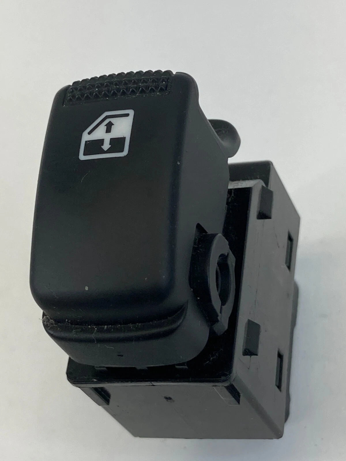 2005-2010 KIA SPORTAGE REAR RIGHT SIDE POWER WINDOW SWITCH CONTROL BUTTON OEM