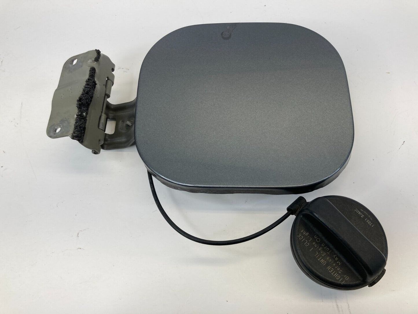 2013-2019 Nissan Sentra 1.8L L4 Fuel Filler Door Tank Gas Lid Cover w/ Cap OEM