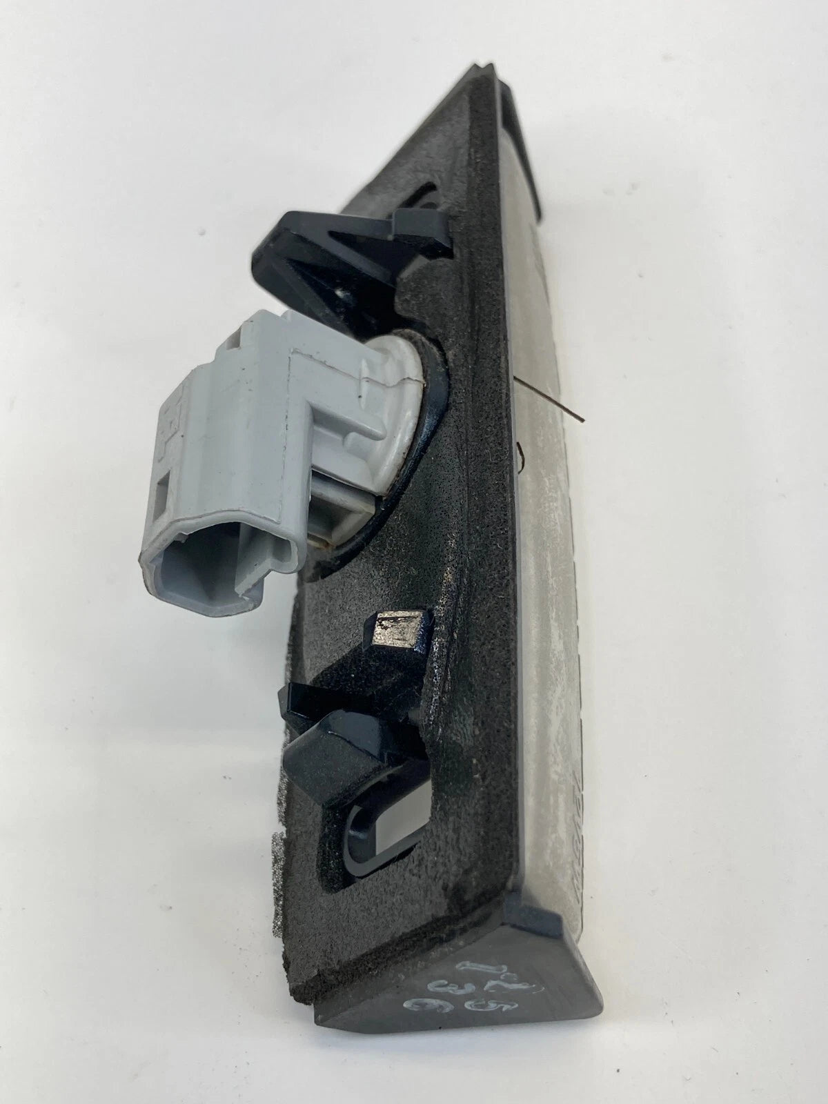 2004-2010 Toyota Sienna Rear Trunk Lid Left Or Right License Plate Light Lamp