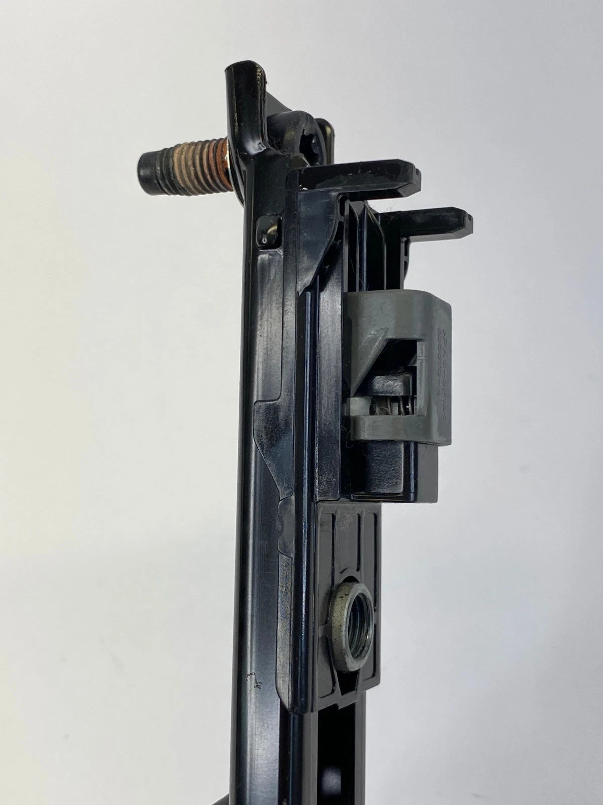 2010-2017 CHEVROLET EQUINOX SEAT BELT HEIGHT ADJUSTER RIGHT OEM FACTORY 13577246