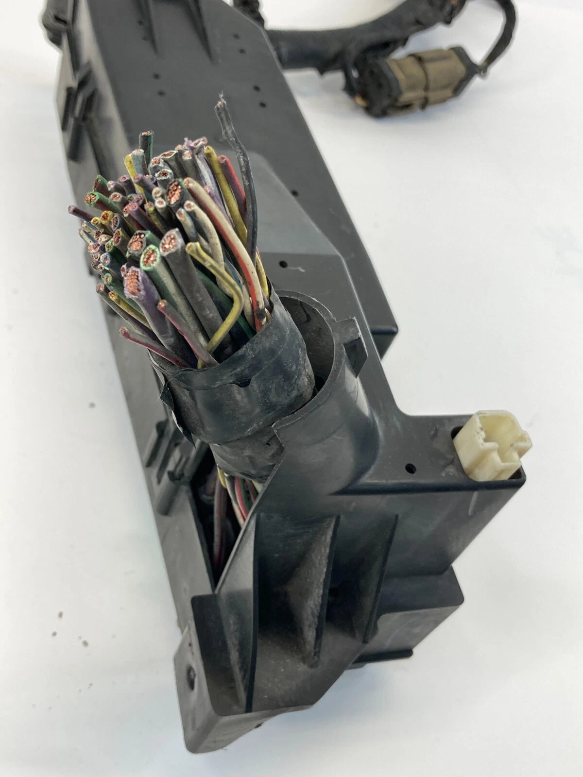 2008 FORD ESCAPE 3.0L ENGINE FUSE BOX RELAY JUNCTION BLOCK FUSEBOX 8L8T-14A003BB