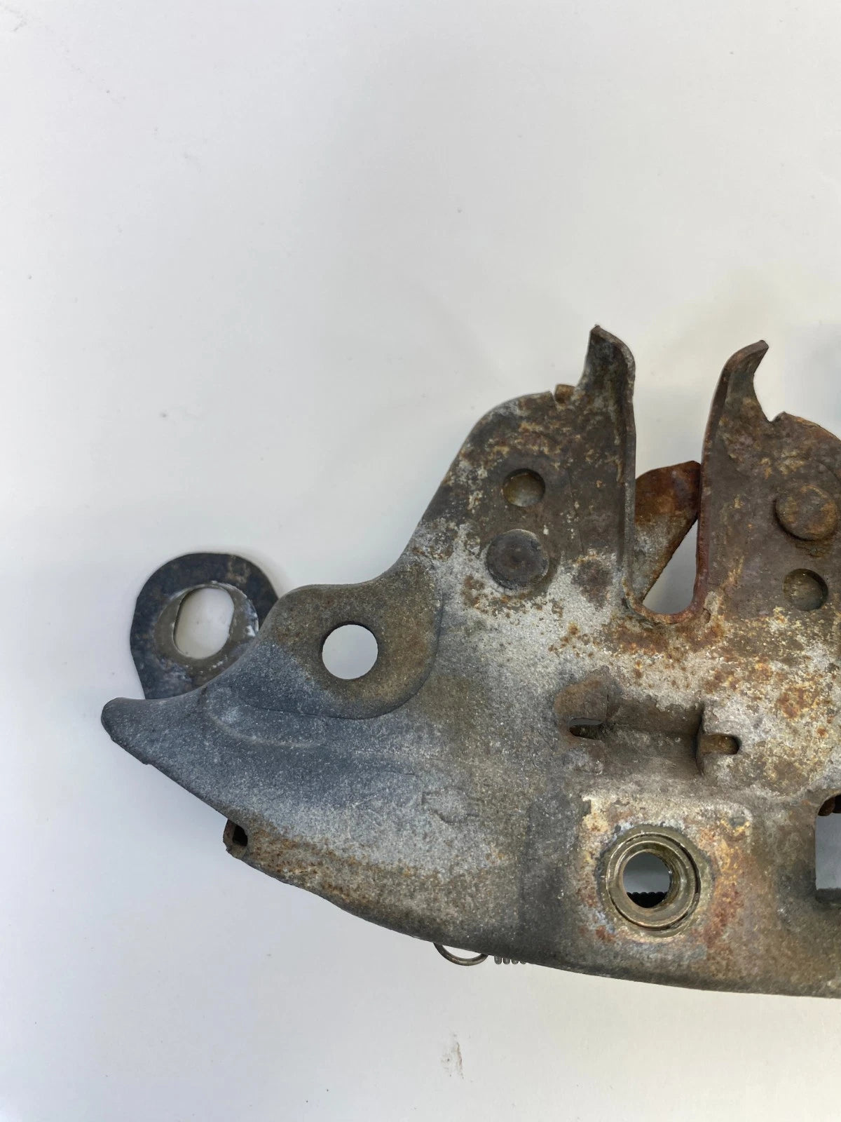 2000 2001 2002 2003 2004 NISSAN XTERRA HOOD LOCK LATCH RELEASE OEM