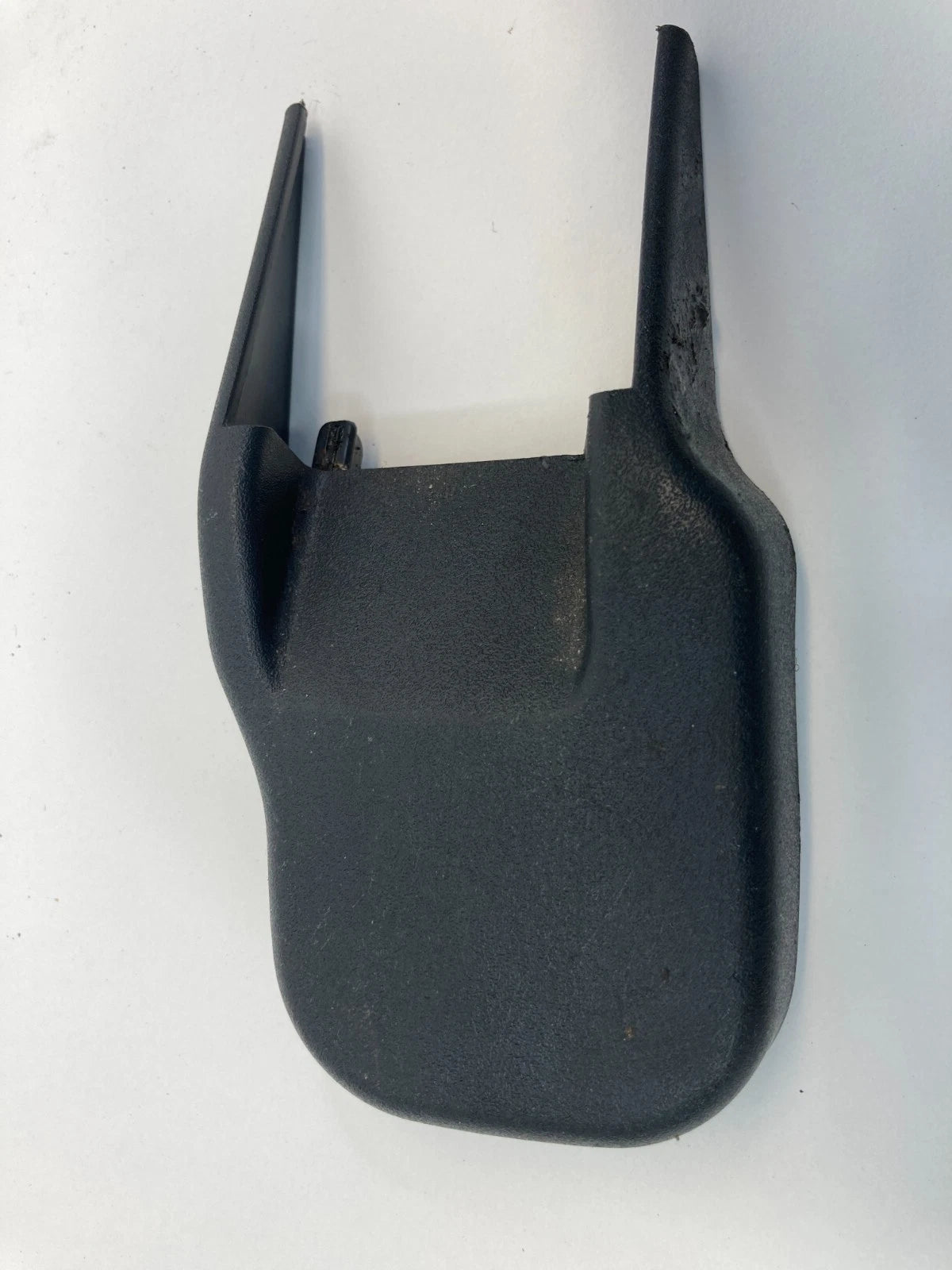 2008-2013 INFINITI G37 FRONT LEFT DRIVER SEAT TRACK COVER TRIM 87557-JK010 OEM