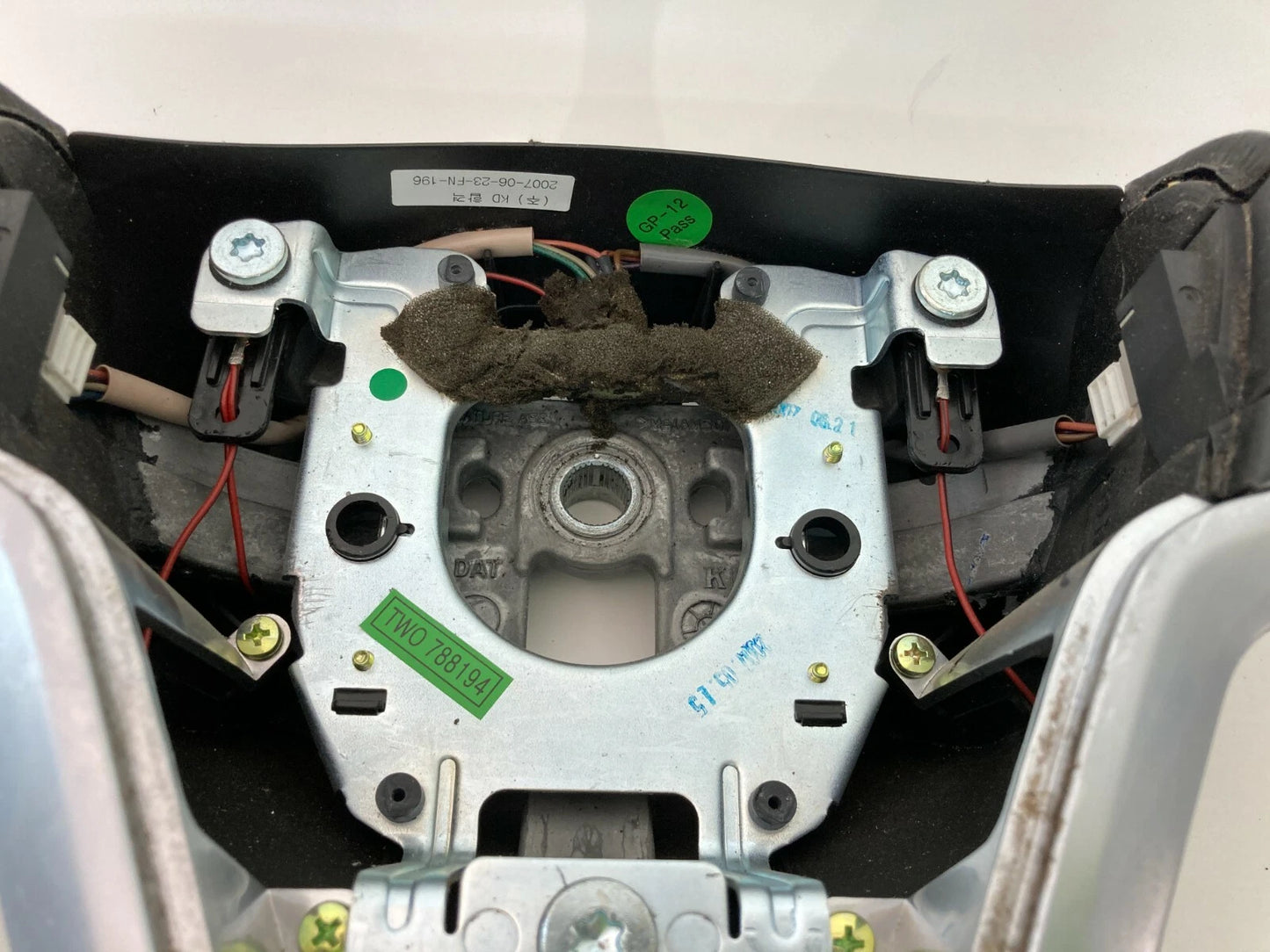 2008 2009 2010 SATURN VUE STEERING WHEEL W/ CRUISE CONTROL SWITCH ASSEMBLY OEM