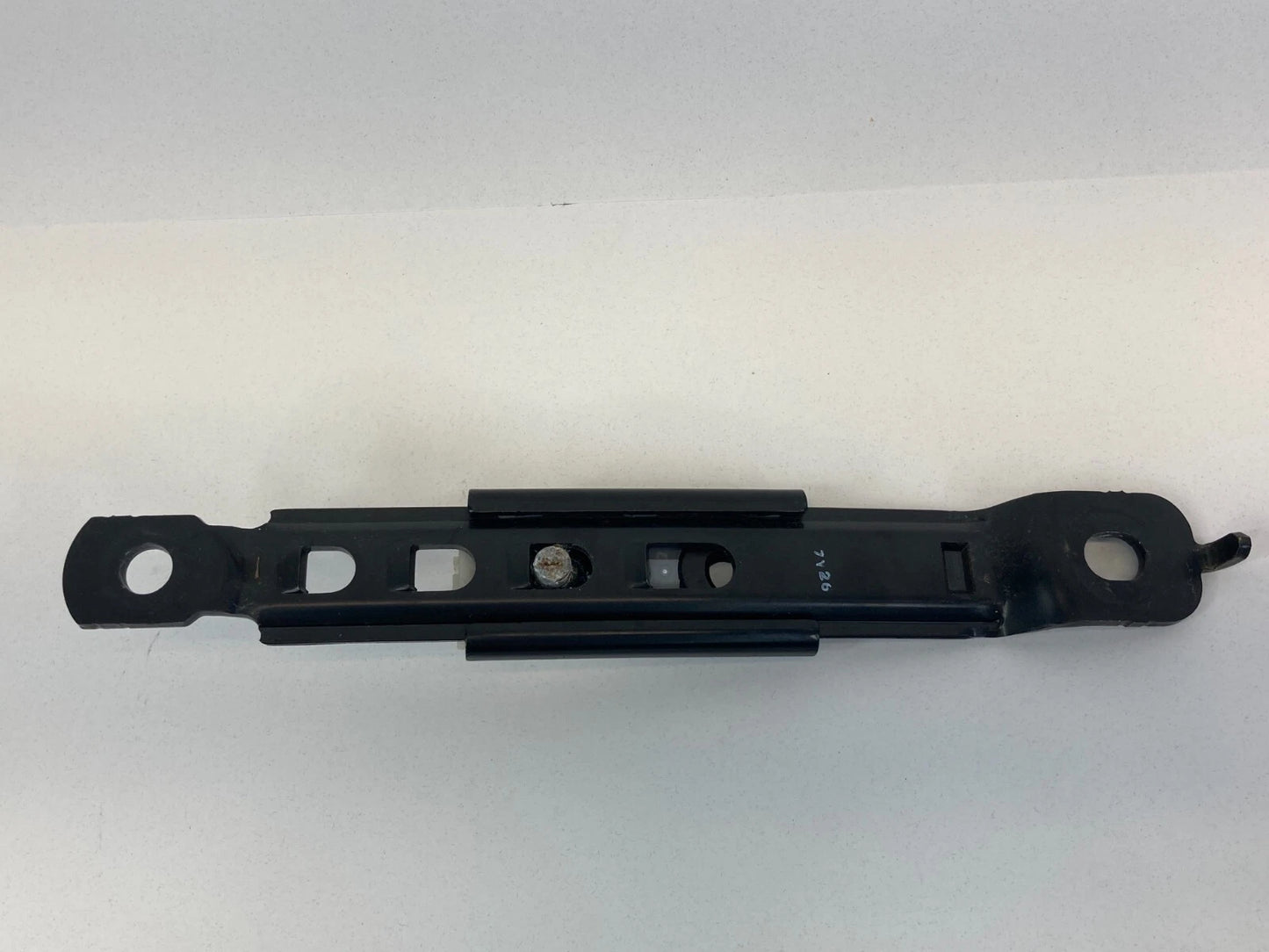 2007-2013 MITSUBISHI OUTLANDER FRONT RIGHT PASSENGER SEAT BELT HEIGHT ADJUSTER