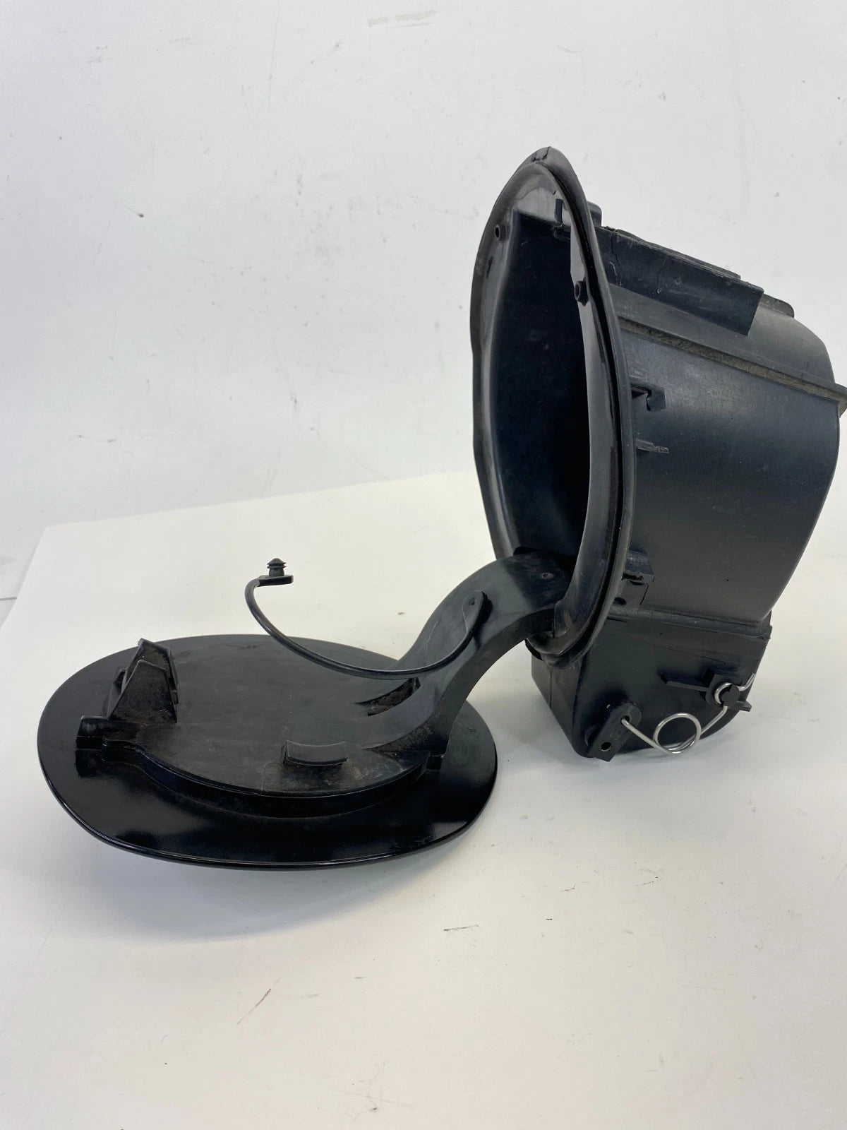 2013 14 15 2016 DODGE DART FUEL FILLER TANK DOOR GAS LID COVER HOUSING OEM