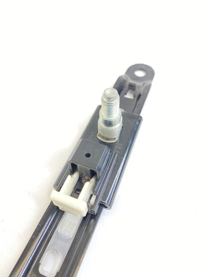 2009 2010 PONTIAC VIBE HATCHBACK FRONT SIDE SEAT BELT HEIGHT ADJUSTER OEM