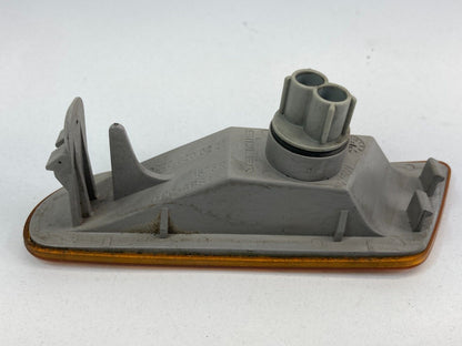 2000-2006 Mercedes-Benz S500 Front Right Bumper Marker Light Lamp A2208200221