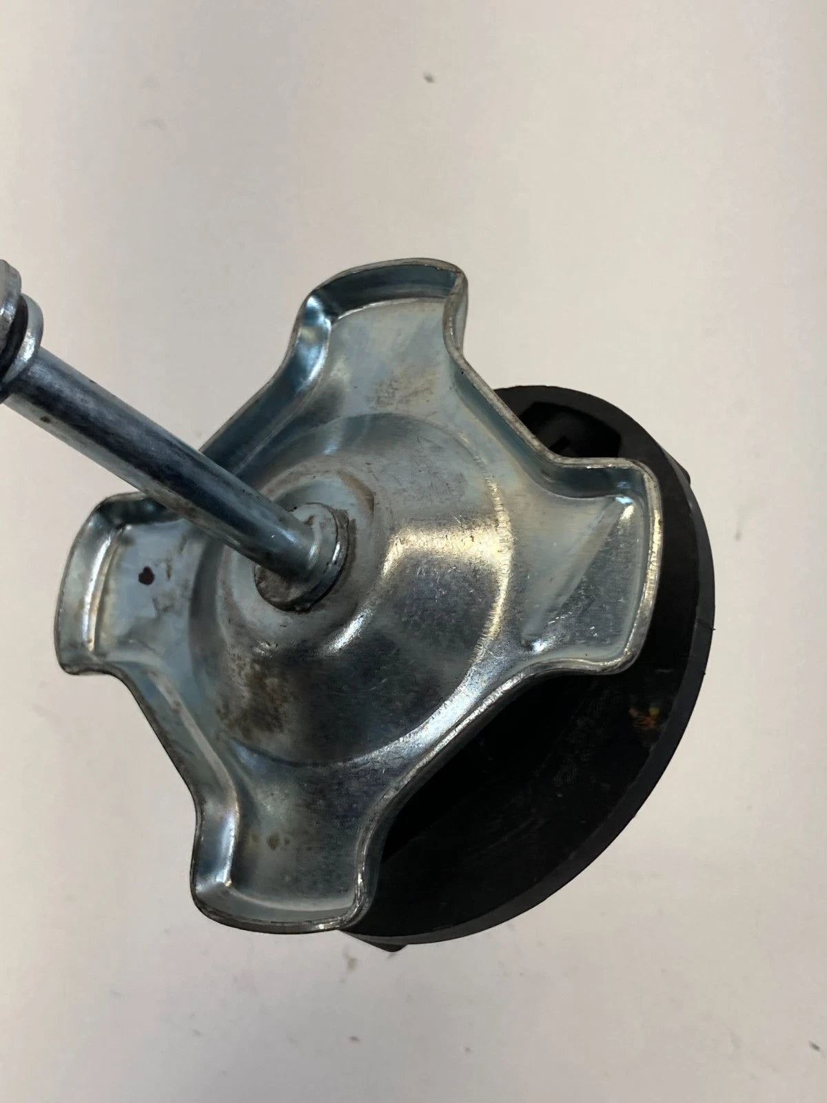 16-19 FORD INTERCEPTOR UTILITY SPARE TIRE HOLDER RETAINER HOLD DOWN BOLT OEM