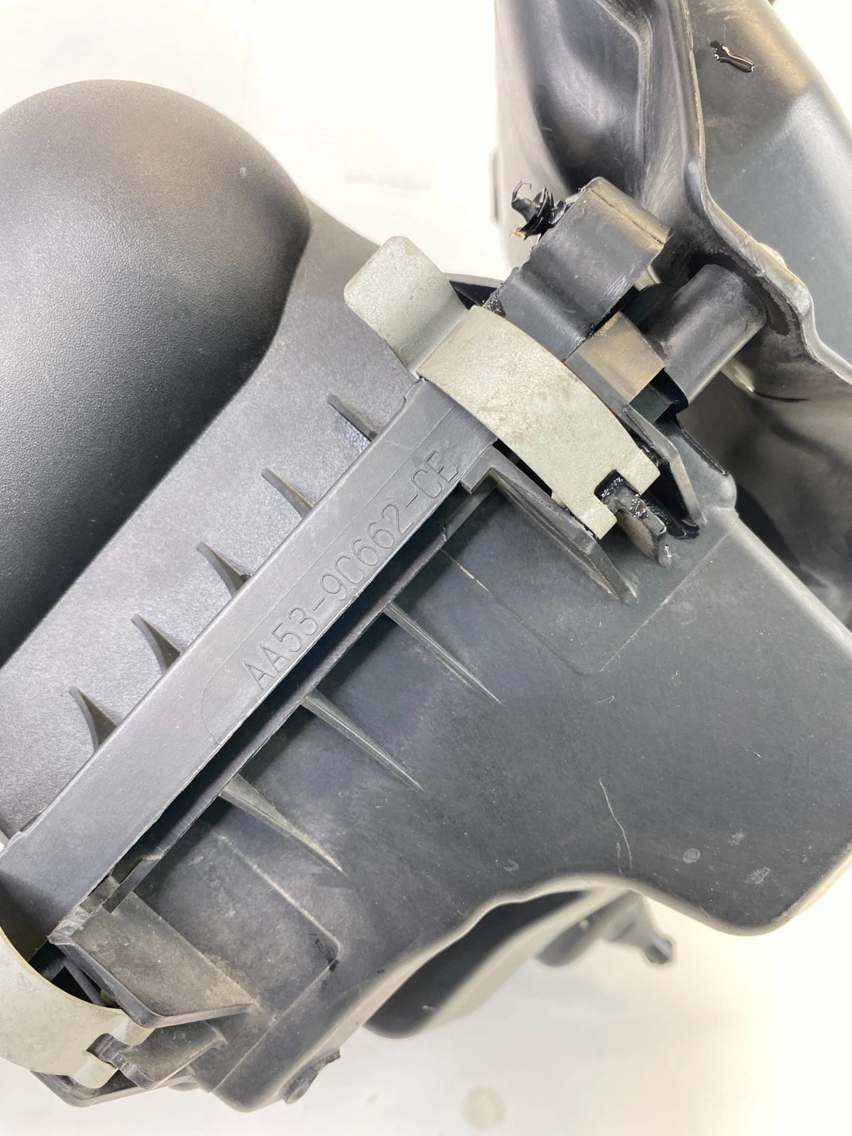 2013-2019 FORD INTERCEPTOR SUV 3.5L V6 A/T AIR INTAKE CLEANER FILTER BOX ASSY